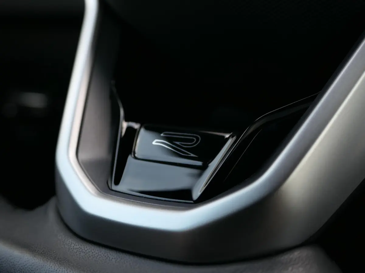1.4 TSI eHybrid R-Line Business+ | Leder | Panoramadak | Memory | Trekhaak | Head-up display | Discover Pro | Elektrische achterklep | Apple-/Android Carplay | ACC | Dodehoek detectie | Stoe