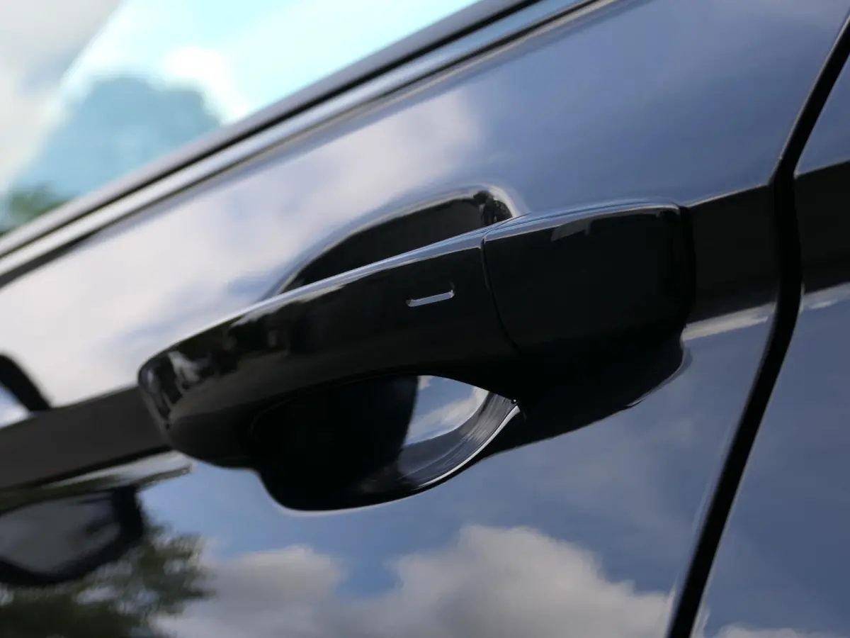 1.4 TSI eHybrid R-Line Business+ | Leder | Panoramadak | Memory | Trekhaak | Head-up display | Discover Pro | Elektrische achterklep | Apple-/Android Carplay | ACC | Dodehoek detectie | Stoe