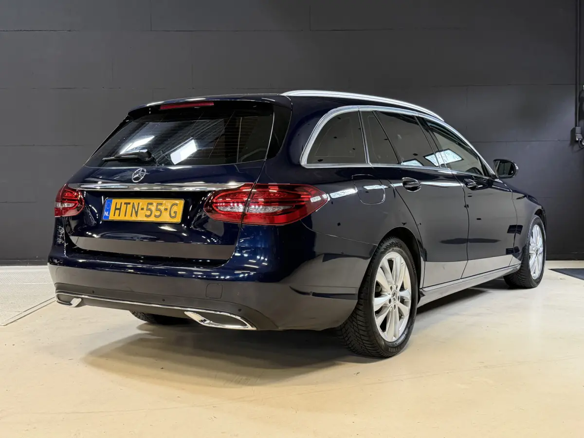 220 d Business Solution | Camera | Stoelverwarming | Elektr. trekhaak | Adaptive cruise | Full LED