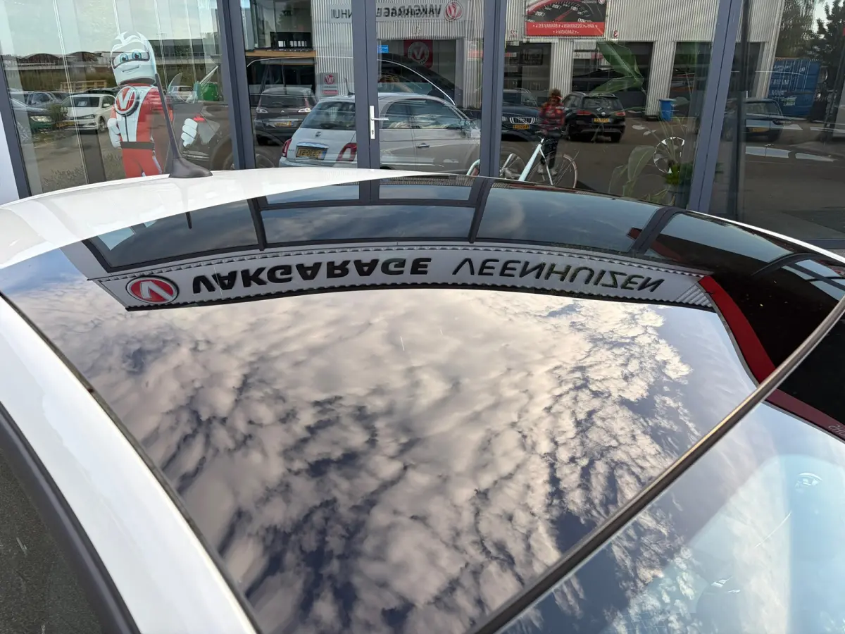 1.0 Hybrid Launch Edition|Rijklaarprijs|Pano dak|CarPlay|Sensoren|Lichtmetaal|
