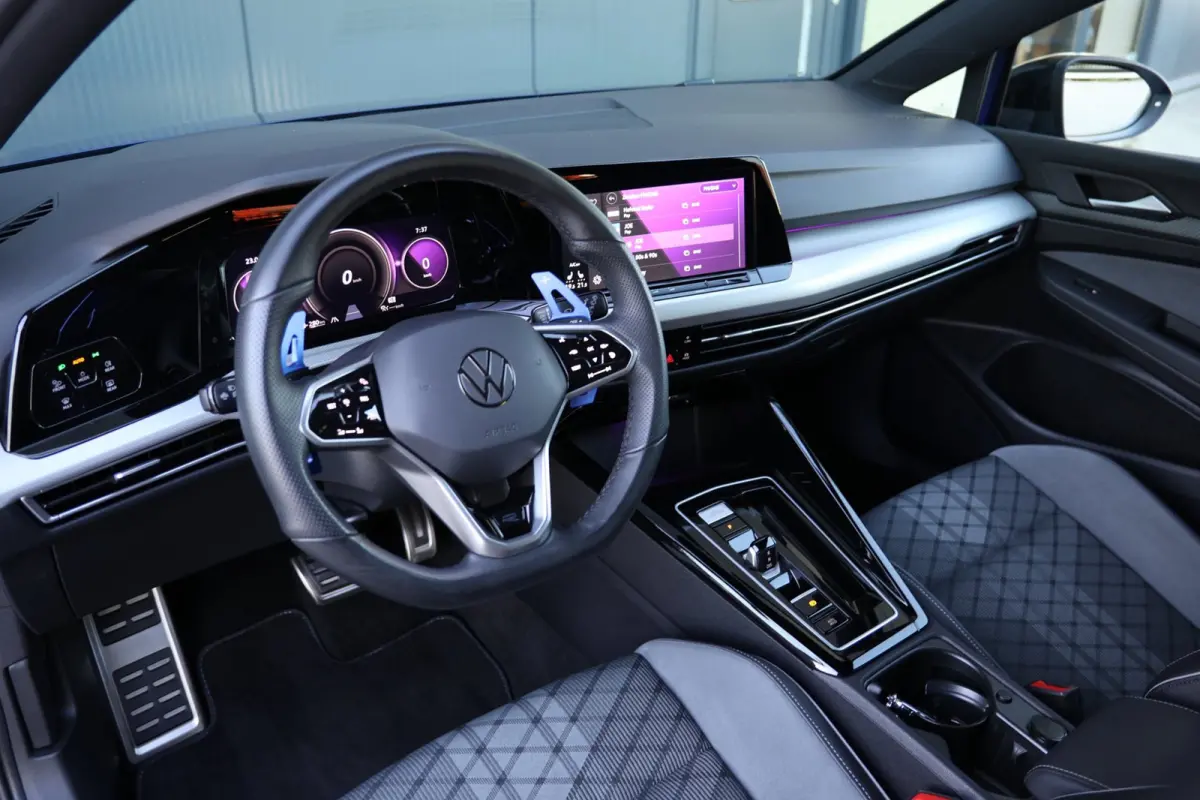 1.5 eTSI R-Line | panoramadak | camera | adap. cruise | dodehoek detectie | camera | keyless | sfeerverlichting
