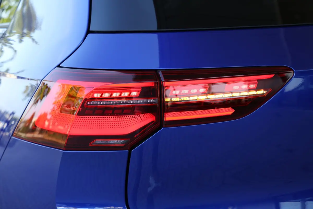 1.5 eTSI R-Line | panoramadak | camera | adap. cruise | dodehoek detectie | camera | keyless | sfeerverlichting