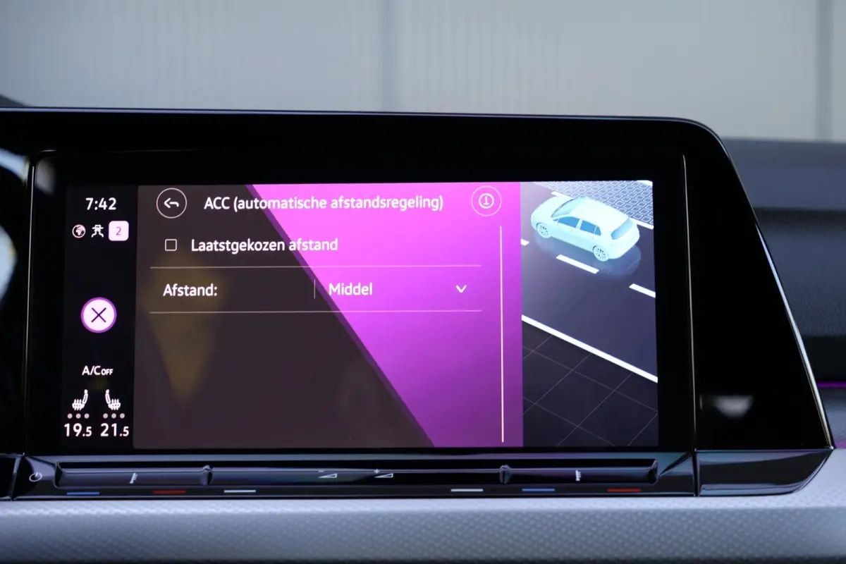 1.5 eTSI R-Line | panoramadak | camera | adap. cruise | dodehoek detectie | camera | keyless | sfeerverlichting
