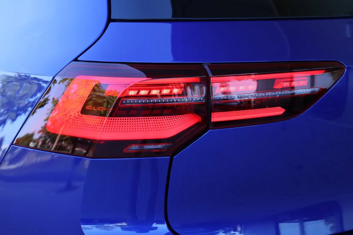 1.5 eTSI R-Line | panoramadak | camera | adap. cruise | dodehoek detectie | camera | keyless | sfeerverlichting