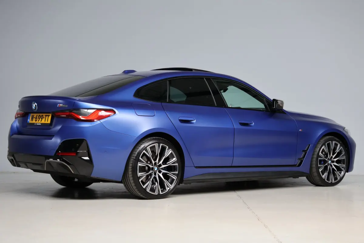 M50 High Executive M-sport | schuifkanteldak | m-sport seats | individual frozen | adap. cruise | carbon | harmankardon