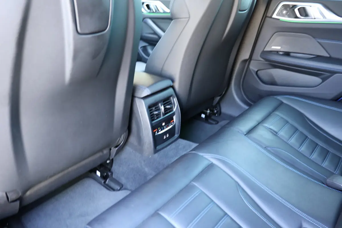 M50 High Executive M-sport | schuifkanteldak | m-sport seats | individual frozen | adap. cruise | carbon | harmankardon