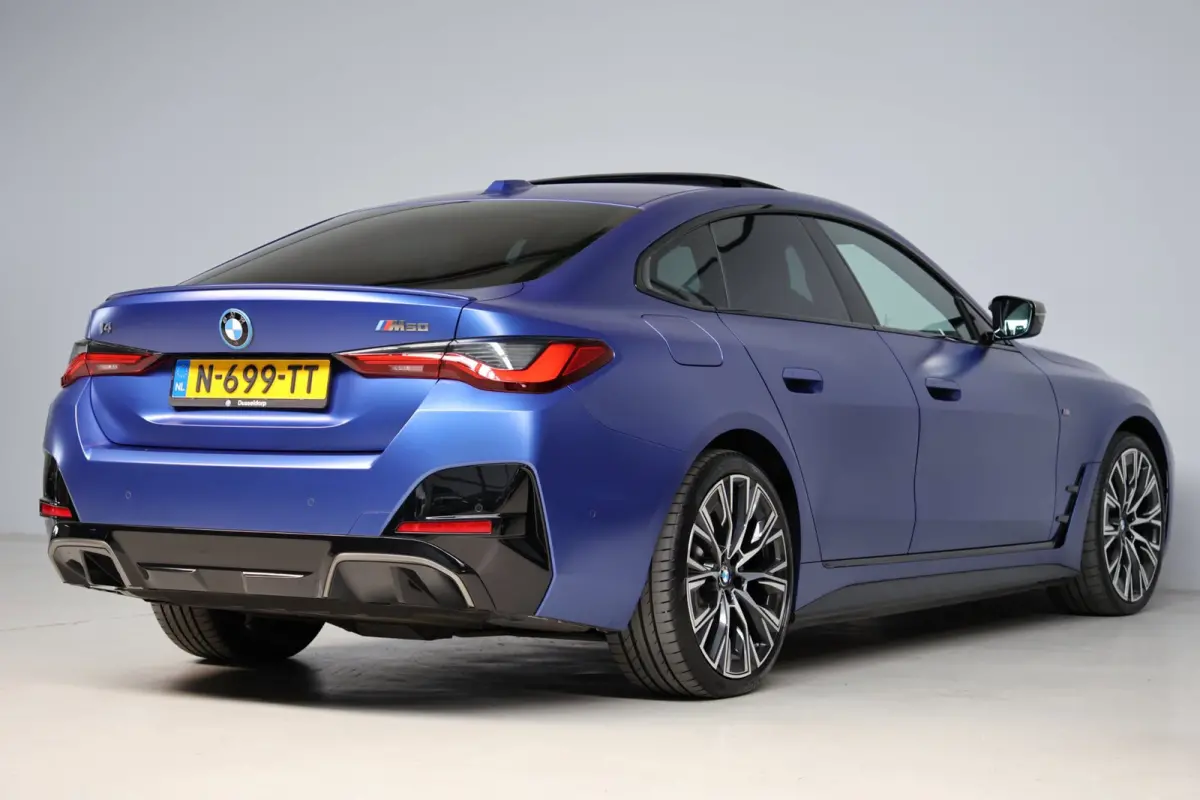 M50 High Executive M-sport | schuifkanteldak | m-sport seats | individual frozen | adap. cruise | carbon | harmankardon