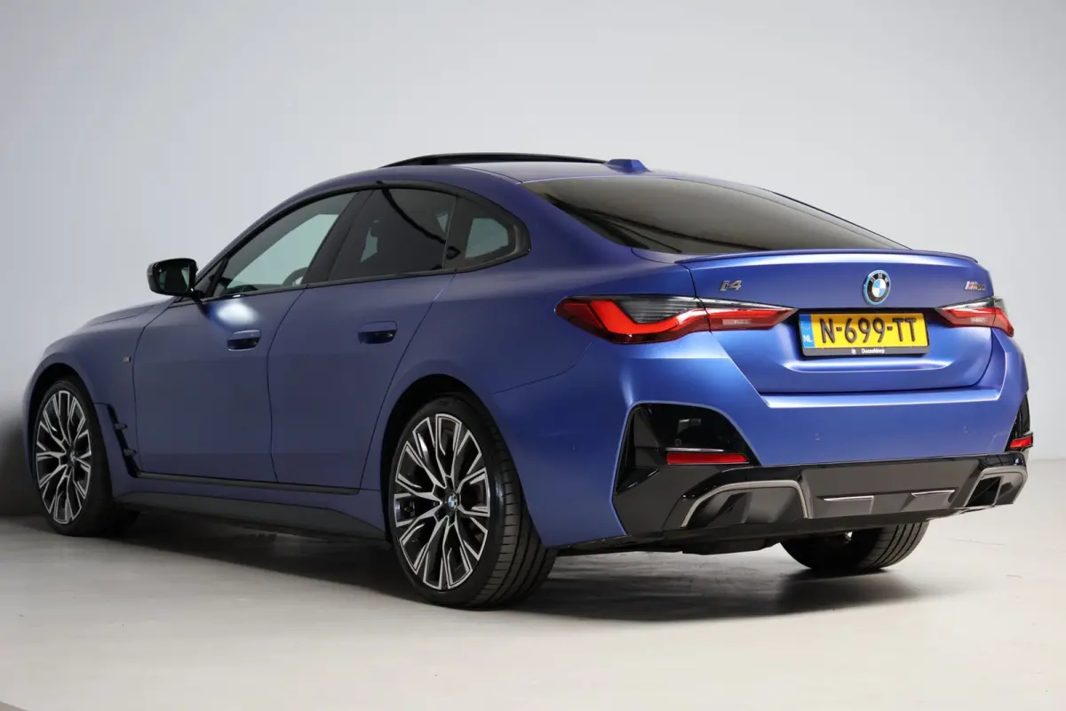 M50 High Executive M-sport | schuifkanteldak | m-sport seats | individual frozen | adap. cruise | carbon | harmankardon