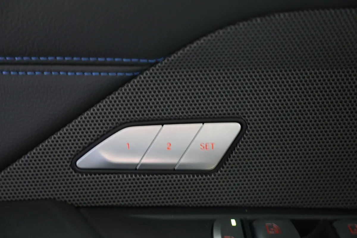 M50 High Executive M-sport | schuifkanteldak | m-sport seats | individual frozen | adap. cruise | carbon | harmankardon