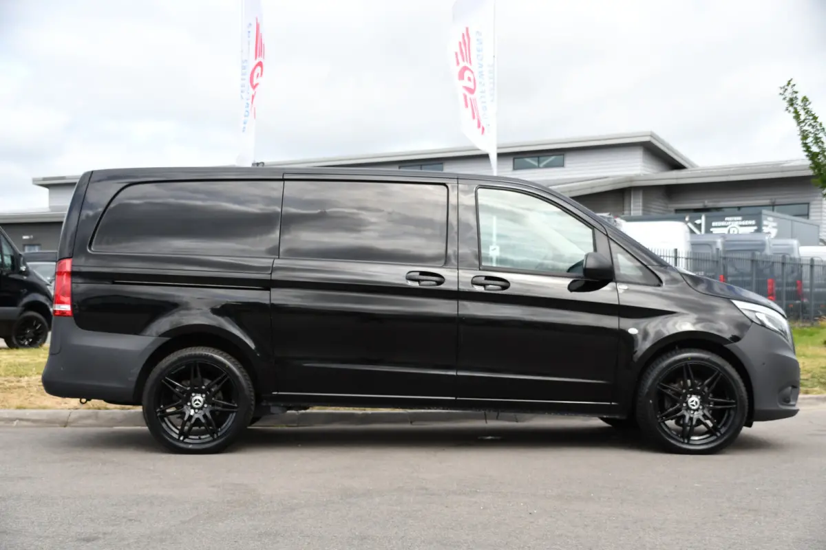 116 CDI L2 Black Edition Cruise, Carplay, LED, 164pk, Sensoren, Multimedia, Automaat, NAVI, Uniek!