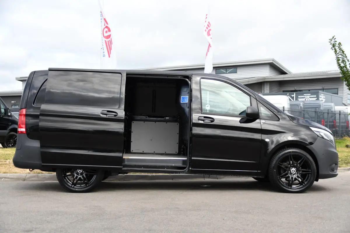 116 CDI L2 Black Edition Cruise, Carplay, LED, 164pk, Sensoren, Multimedia, Automaat, NAVI, Uniek!