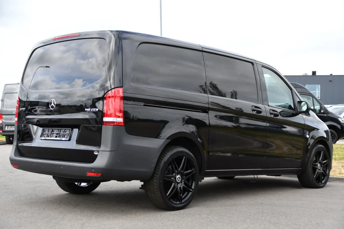 116 CDI L2 Black Edition Cruise, Carplay, LED, 164pk, Sensoren, Multimedia, Automaat, NAVI, Uniek!