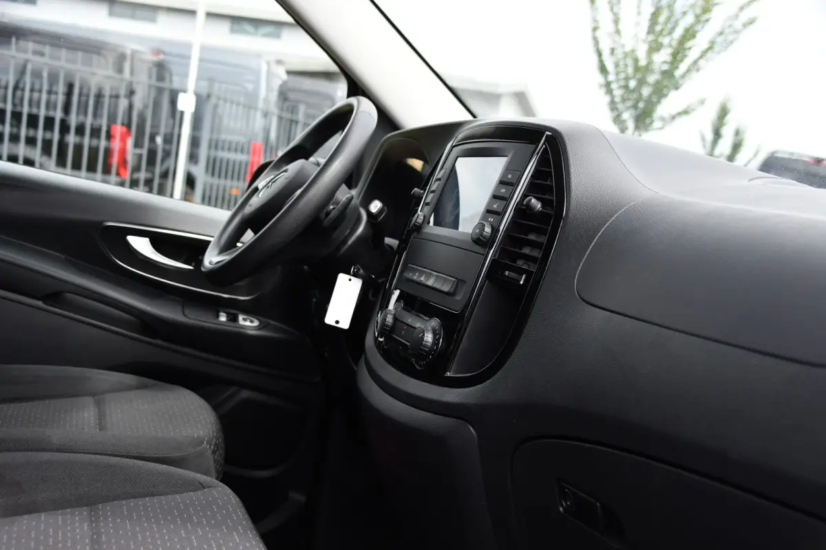 116 CDI L2 Black Edition Cruise, Carplay, LED, 164pk, Sensoren, Multimedia, Automaat, NAVI, Uniek!