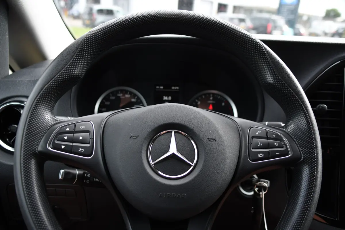 116 CDI L2 Black Edition Cruise, Carplay, LED, 164pk, Sensoren, Multimedia, Automaat, NAVI, Uniek!