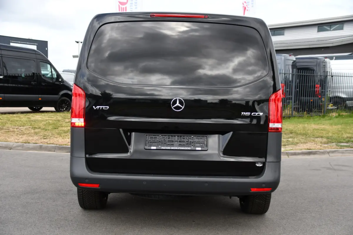 116 CDI L2 Black Edition Cruise, Carplay, LED, 164pk, Sensoren, Multimedia, Automaat, NAVI, Uniek!