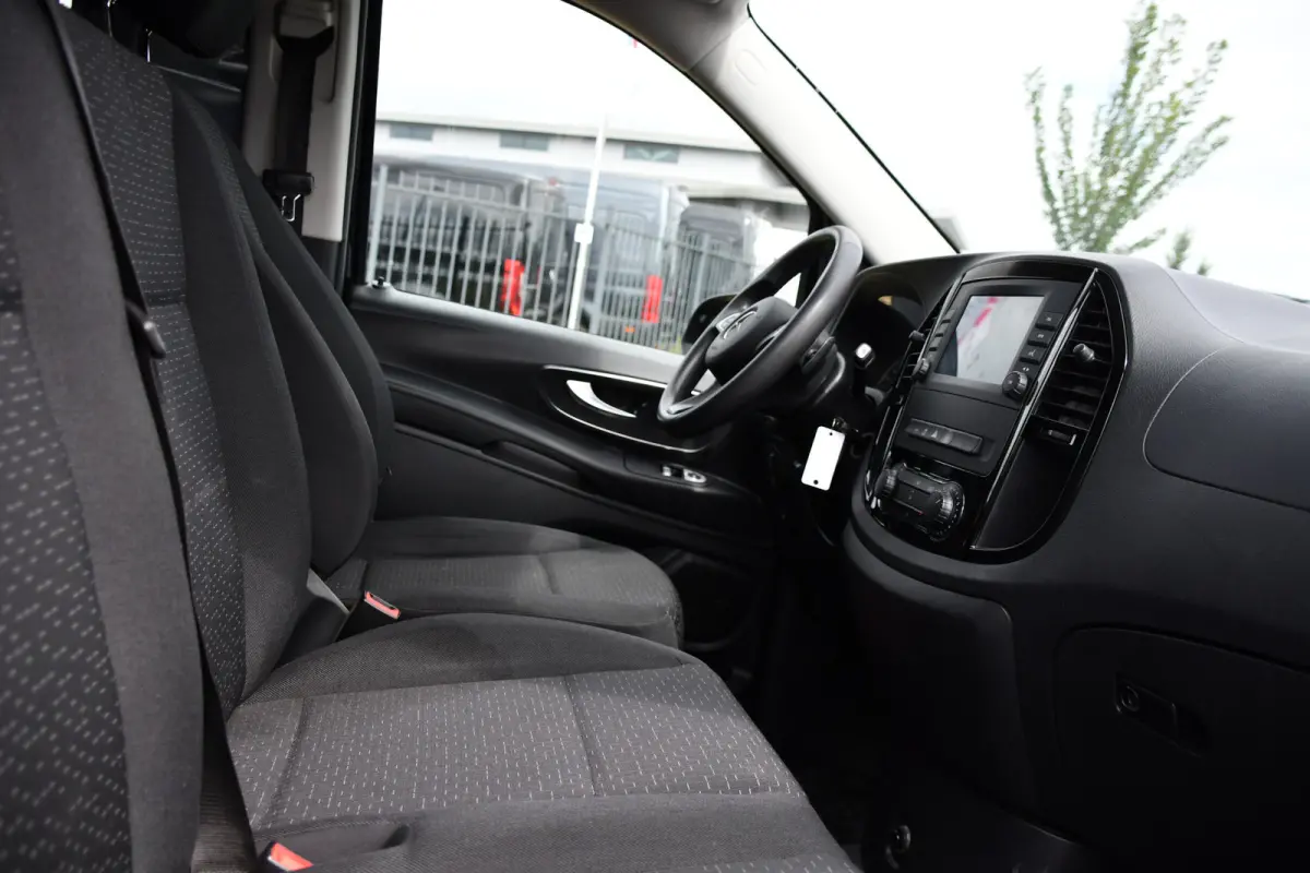 116 CDI L2 Black Edition Cruise, Carplay, LED, 164pk, Sensoren, Multimedia, Automaat, NAVI, Uniek!