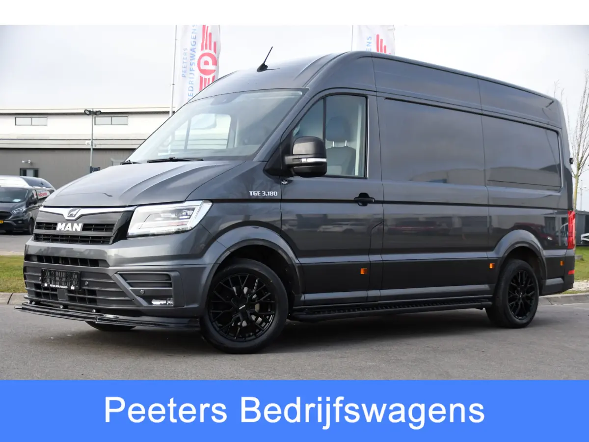 3.180 35 2.0 L3H3 PB Edition Full Options! Camera, Cruise, Carplay, LED, 177pk, Automaat, Trekhaak 3000kg, Voorruit verwarming, Sensoren, Multimedia, Uniek!