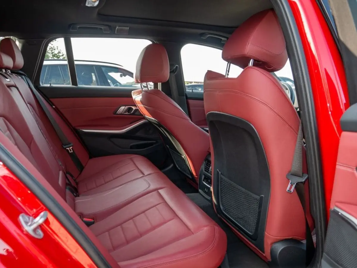 330e M-SPORT (LCI) ** LED, ROT LEDER, LIFE COCKP. PROF, PANORAMA, TREKH, 18-inch LMV ** 1e EIG (EX BMW-AG) - UNFALLFREI ** * INFORMEER OOK NAAR ONZE AANTREKKELIJKE FINANCIAL-LEASE TARIEVEN *