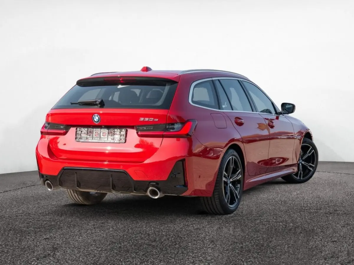 330e M-SPORT (LCI) ** LED, ROT LEDER, LIFE COCKP. PROF, PANORAMA, TREKH, 18-inch LMV ** 1e EIG (EX BMW-AG) - UNFALLFREI ** * INFORMEER OOK NAAR ONZE AANTREKKELIJKE FINANCIAL-LEASE TARIEVEN *