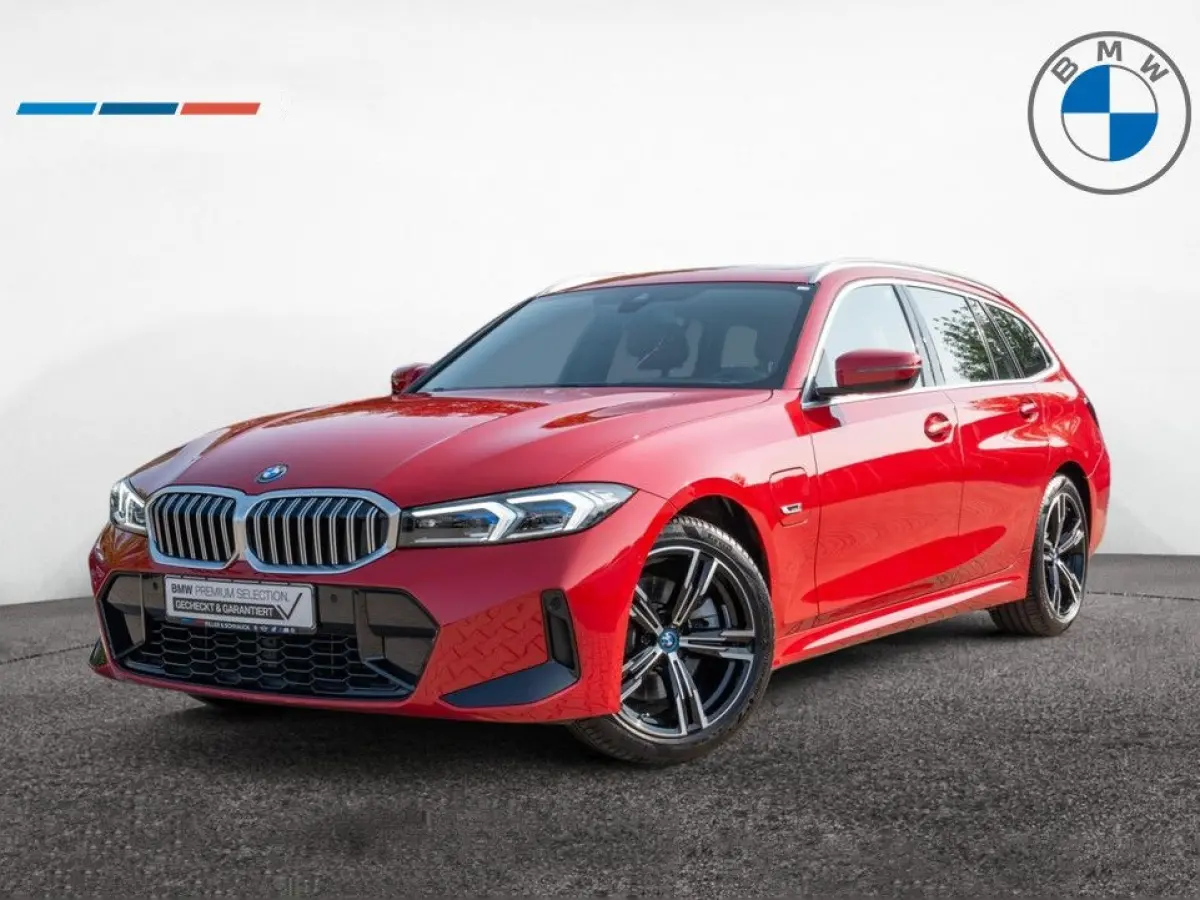 330e M-SPORT (LCI) ** LED, ROT LEDER, LIFE COCKP. PROF, PANORAMA, TREKH, 18-inch LMV ** 1e EIG (EX BMW-AG) - UNFALLFREI ** * INFORMEER OOK NAAR ONZE AANTREKKELIJKE FINANCIAL-LEASE TARIEVEN *