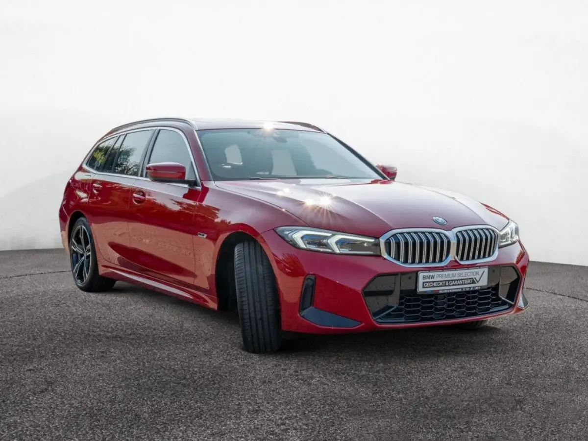 330e M-SPORT (LCI) ** LED, ROT LEDER, LIFE COCKP. PROF, PANORAMA, TREKH, 18-inch LMV ** 1e EIG (EX BMW-AG) - UNFALLFREI ** * INFORMEER OOK NAAR ONZE AANTREKKELIJKE FINANCIAL-LEASE TARIEVEN *