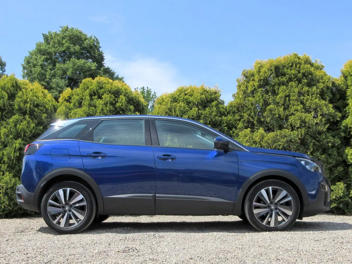 1.2 PureTech Blue Lease * Navi * 360 camera *