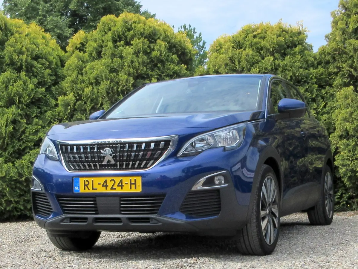 1.2 PureTech Blue Lease * Navi * 360 camera *