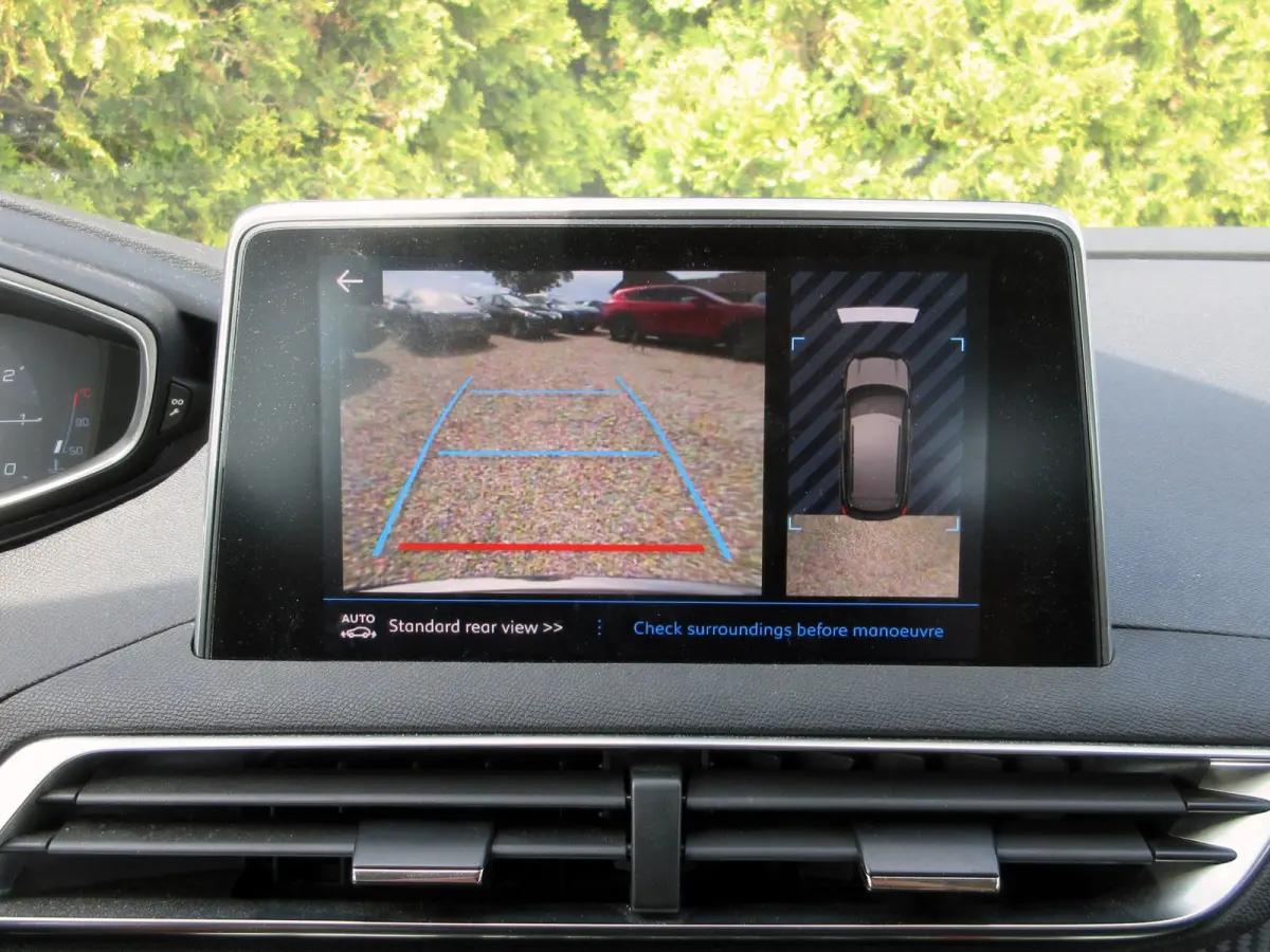 1.2 PureTech Blue Lease * Navi * 360 camera *