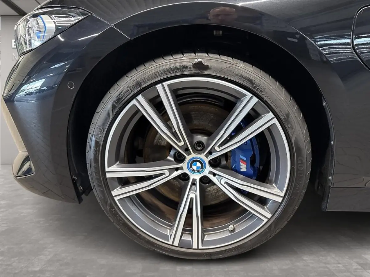 330e M-SPORT ** ADAP. LED, PANO, TREKH, ACC, HuD, 19-inch LMV ** 1e EIG - UNFALLFREI, BMW ONDERH. ** * INFORMEER OOK NAAR ONZE AANTREKKELIJKE FINANCIAL-LEASE TARIEVEN **