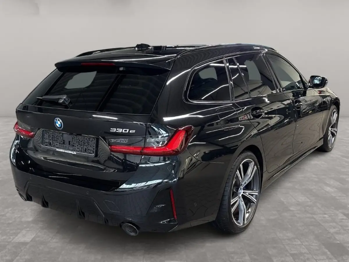 330e M-SPORT ** ADAP. LED, PANO, TREKH, ACC, HuD, 19-inch LMV ** 1e EIG - UNFALLFREI, BMW ONDERH. ** * INFORMEER OOK NAAR ONZE AANTREKKELIJKE FINANCIAL-LEASE TARIEVEN **