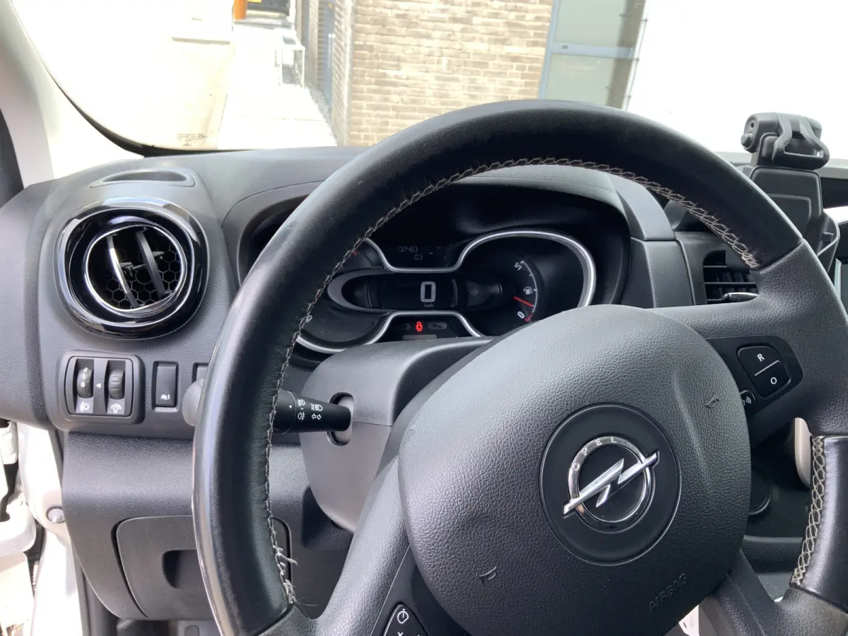 1.6 CDTI L2H1 Edition Airco Cruise Camera Navi 3 Zits Trekhaak 2000 kg Alu Velg Euro 6