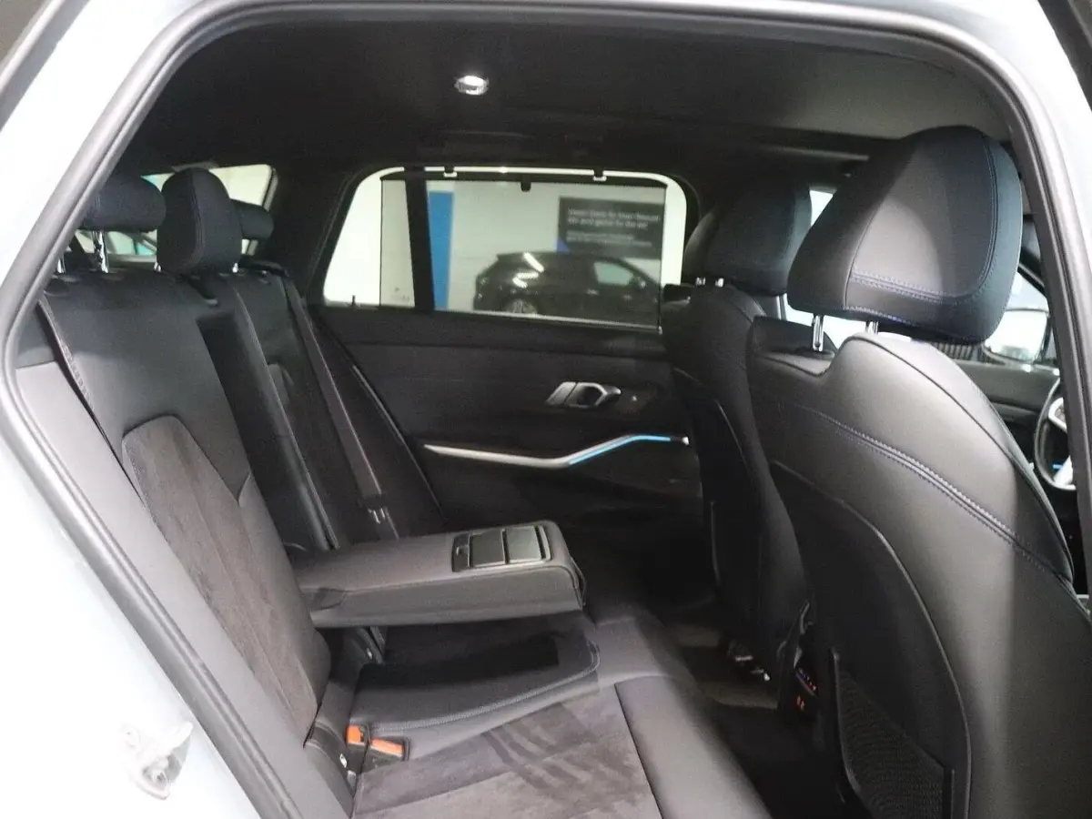 330e M-SPORT ** ADAP. LED, PANO, TREKH, ACC, HuD, 19-inch LMV ** 1e EIG - UNFALLFREI, BMW ONDERH. ** * INFORMEER OOK NAAR ONZE AANTREKKELIJKE FINANCIAL-LEASE TARIEVEN **