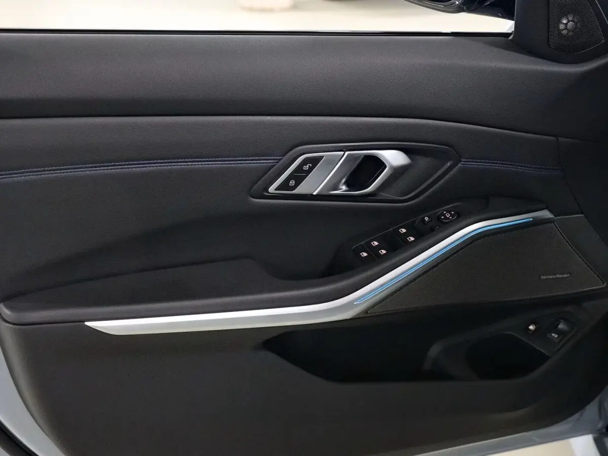 330e M-SPORT ** ADAP. LED, PANO, TREKH, ACC, HuD, 19-inch LMV ** 1e EIG - UNFALLFREI, BMW ONDERH. ** * INFORMEER OOK NAAR ONZE AANTREKKELIJKE FINANCIAL-LEASE TARIEVEN **