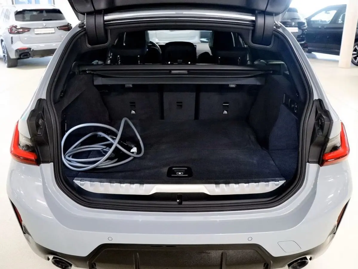 330e M-SPORT ** ADAP. LED, PANO, TREKH, ACC, HuD, 19-inch LMV ** 1e EIG - UNFALLFREI, BMW ONDERH. ** * INFORMEER OOK NAAR ONZE AANTREKKELIJKE FINANCIAL-LEASE TARIEVEN **
