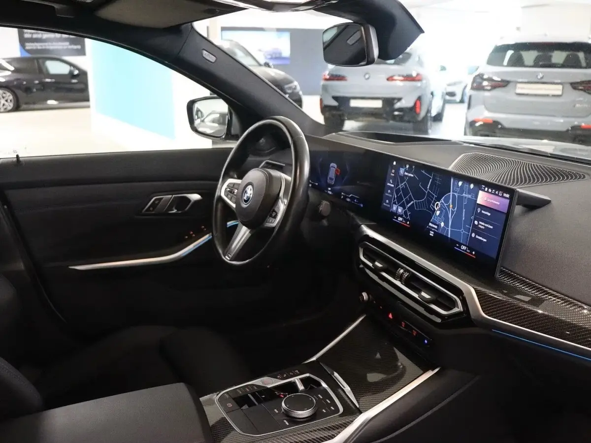 330e M-SPORT ** ADAP. LED, PANO, TREKH, ACC, HuD, 19-inch LMV ** 1e EIG - UNFALLFREI, BMW ONDERH. ** * INFORMEER OOK NAAR ONZE AANTREKKELIJKE FINANCIAL-LEASE TARIEVEN **