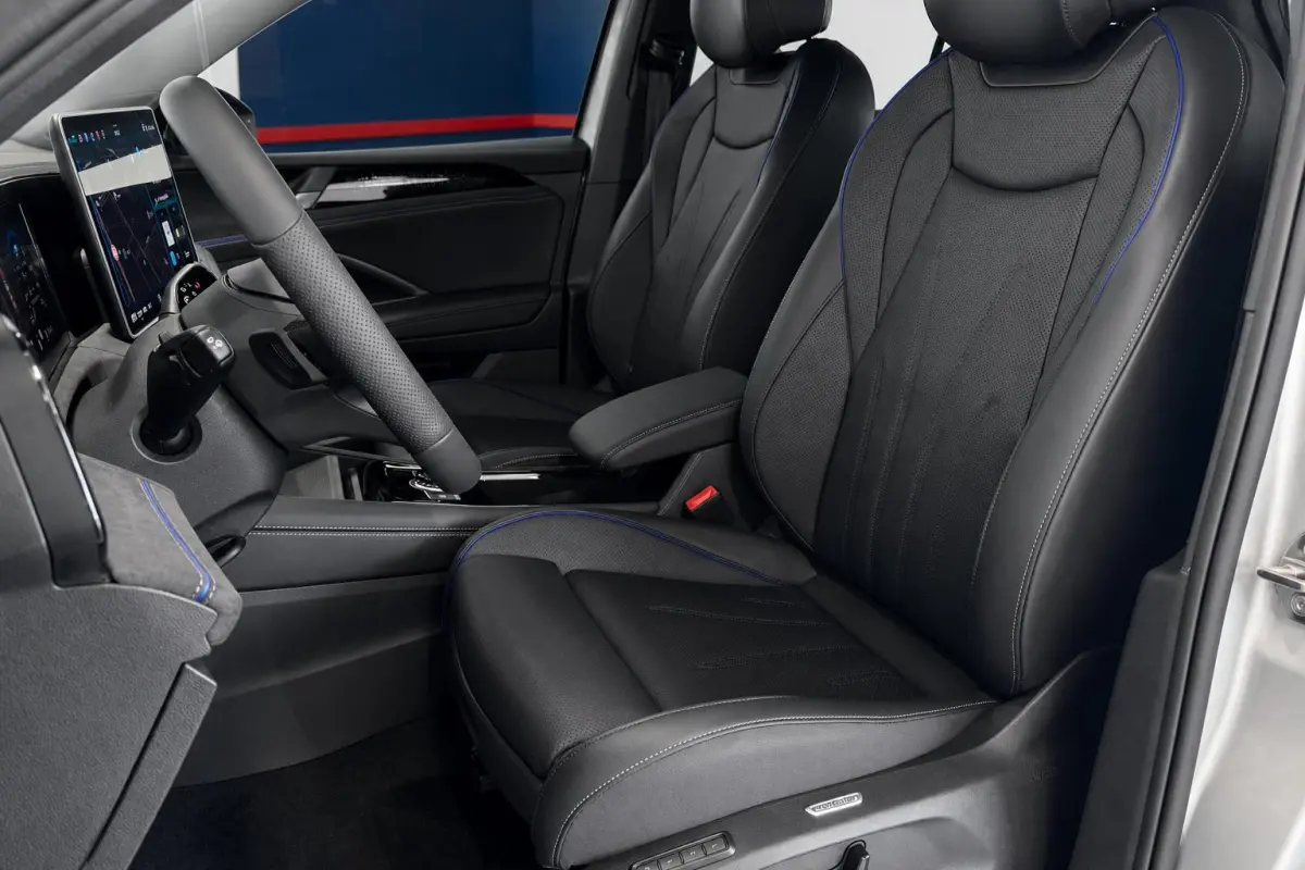 1.5 eHybrid R-Line 272 pk DUURSTE UITVOERING VOL! | Nieuw! | Navi | ACC | Pano | Camera | Interieur Style Pakket | Elektrische Trekhaak | ( Vestiging - Vianen )