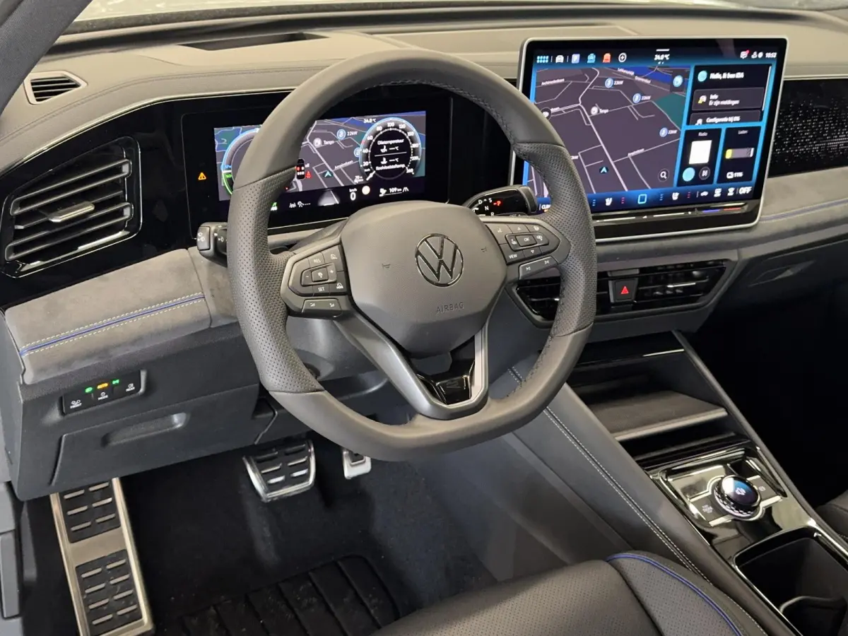 1.5 eHybrid R-Line 272 pk DUURSTE UITVOERING VOL! | Nieuw! | Navi | ACC | Pano | Camera | Interieur Style Pakket | Elektrische Trekhaak | ( Vestiging - Vianen )