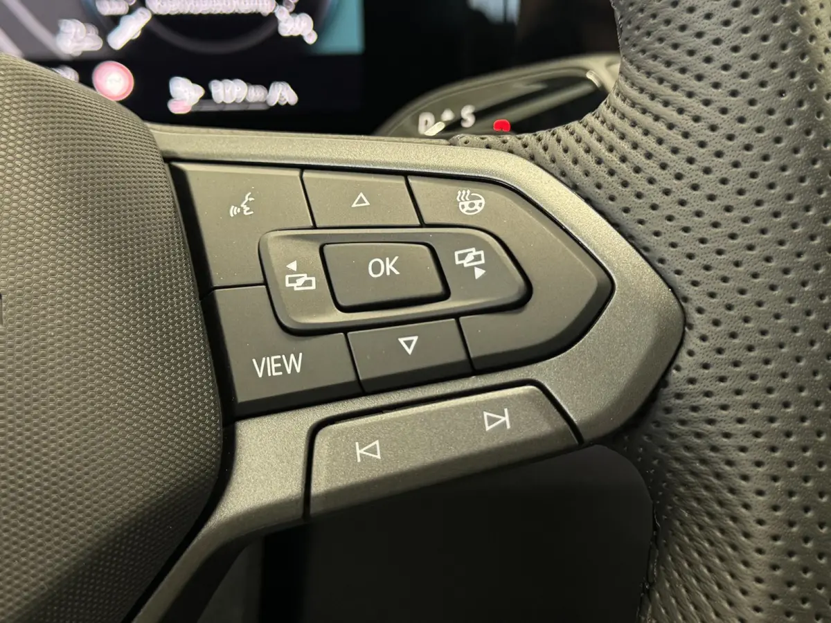 1.5 eHybrid R-Line 272 pk DUURSTE UITVOERING VOL! | Nieuw! | Navi | ACC | Pano | Camera | Interieur Style Pakket | Elektrische Trekhaak | ( Vestiging - Vianen )