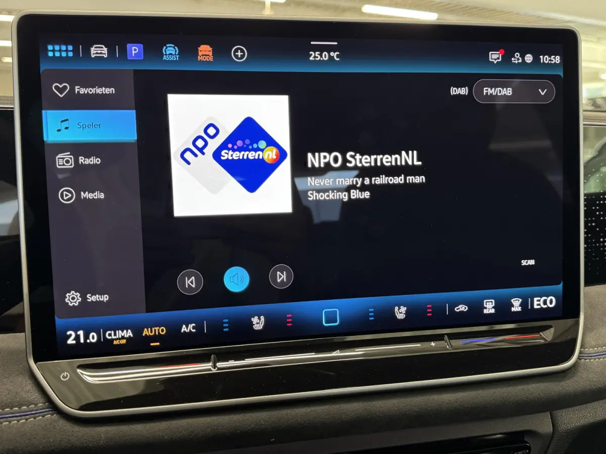 1.5 eHybrid R-Line 272 pk DUURSTE UITVOERING VOL! | Nieuw! | Navi | ACC | Pano | Camera | Interieur Style Pakket | Elektrische Trekhaak | ( Vestiging - Vianen )