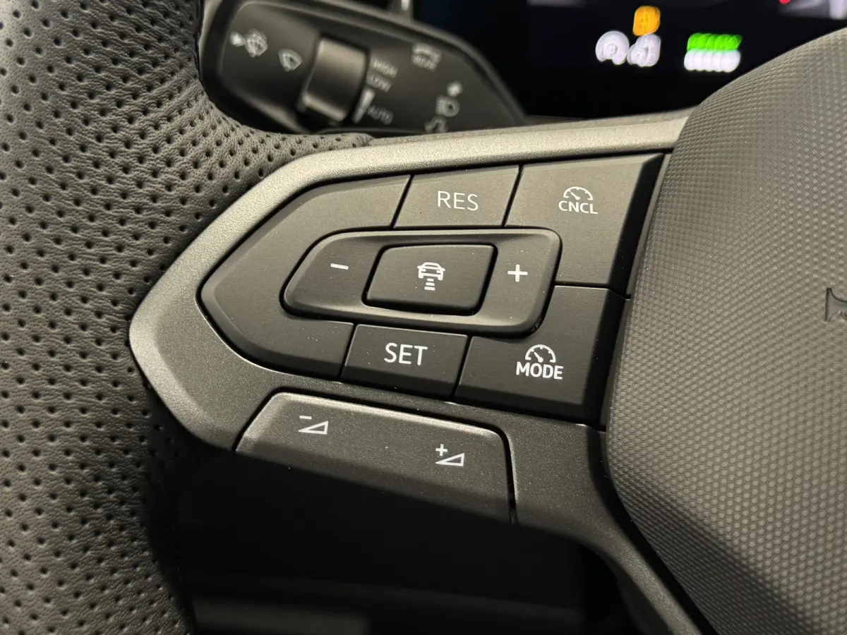 1.5 eHybrid R-Line 272 pk DUURSTE UITVOERING VOL! | Nieuw! | Navi | ACC | Pano | Camera | Interieur Style Pakket | Elektrische Trekhaak | ( Vestiging - Vianen )