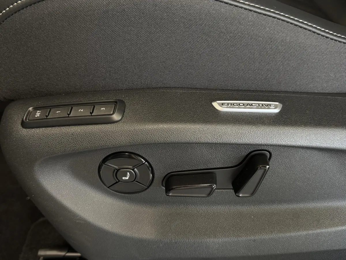 1.5 eHybrid R-Line 272 pk DUURSTE UITVOERING VOL! | Nieuw! | Navi | ACC | Pano | Camera | Interieur Style Pakket | Elektrische Trekhaak | ( Vestiging - Vianen )