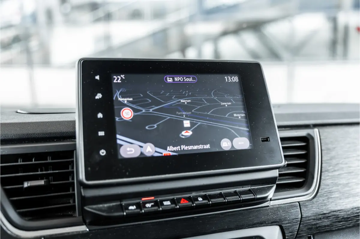 2.0 dCi 150 PK DC | Dubbel cabine | 6-Zitter | L+R Schuifdeur | Camera | Trekhaak | CarPlay | Navigatie | Nieuwe APK