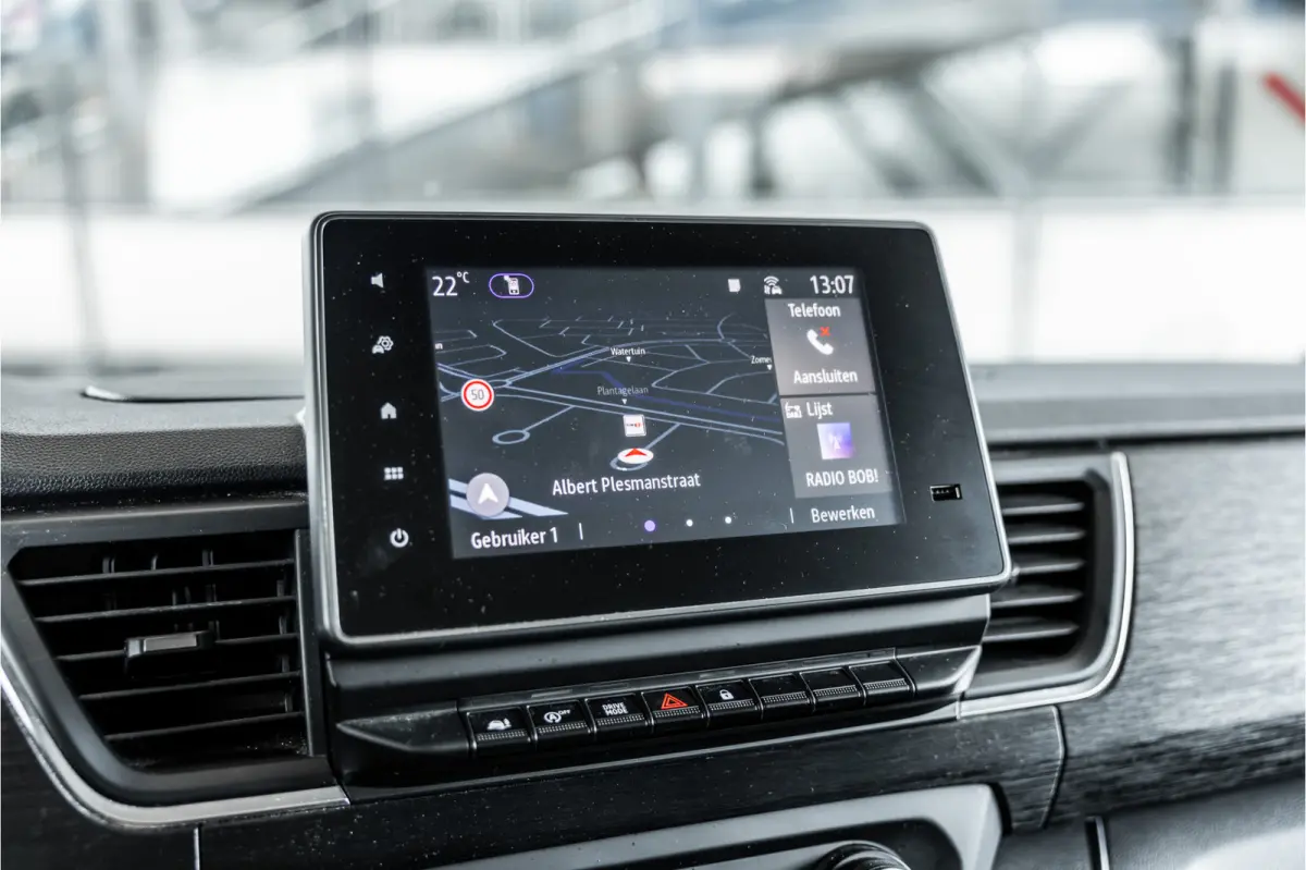 2.0 dCi 150 PK DC | Dubbel cabine | 6-Zitter | L+R Schuifdeur | Camera | Trekhaak | CarPlay | Navigatie | Nieuwe APK