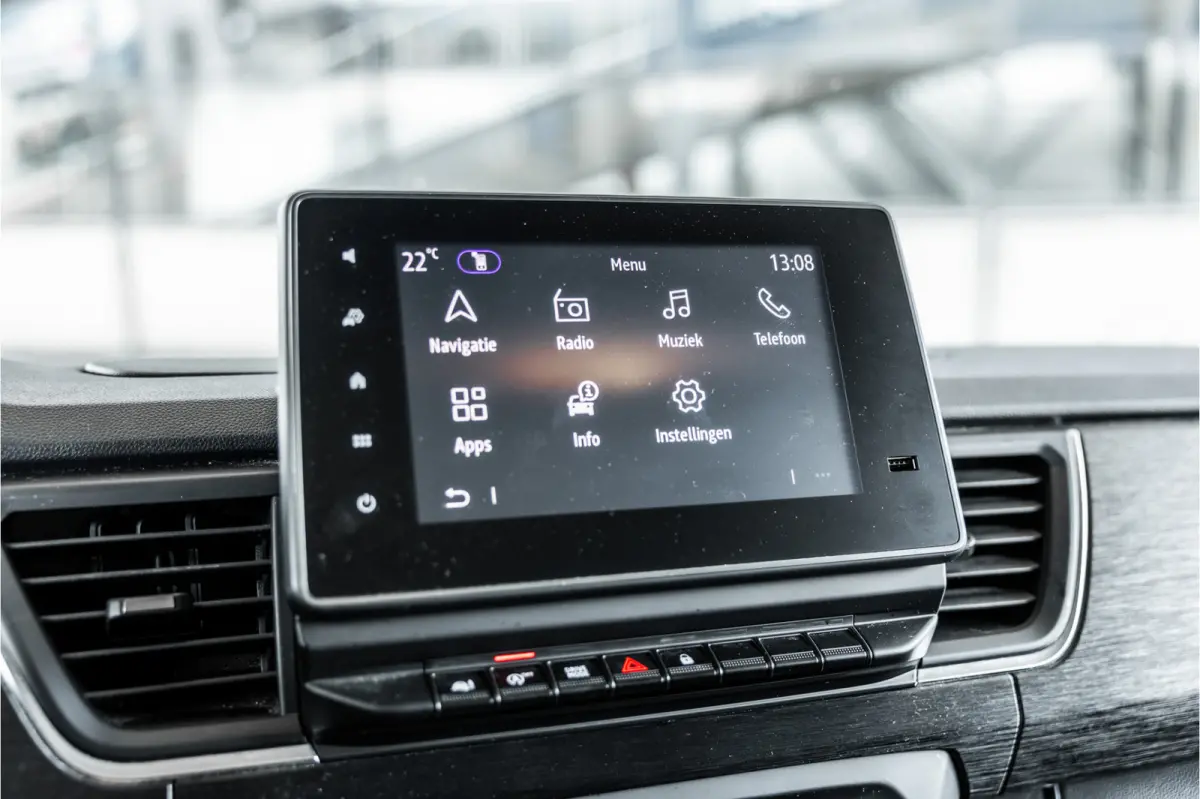 2.0 dCi 150 PK DC | Dubbel cabine | 6-Zitter | L+R Schuifdeur | Camera | Trekhaak | CarPlay | Navigatie | Nieuwe APK