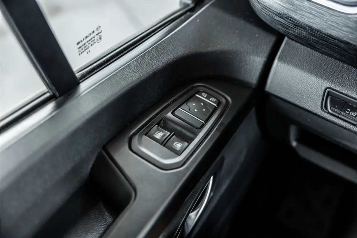 2.0 dCi 150 PK DC | Dubbel cabine | 6-Zitter | L+R Schuifdeur | Camera | Trekhaak | CarPlay | Navigatie | Nieuwe APK