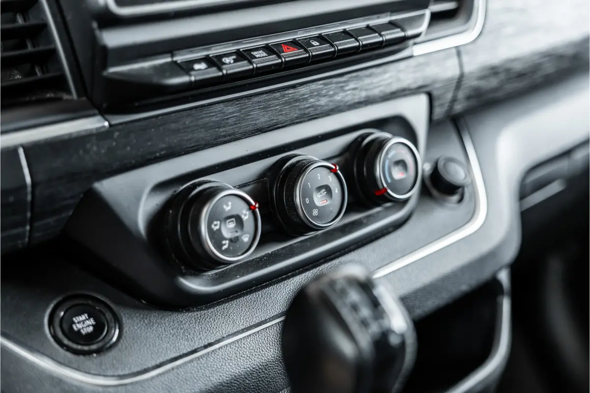 2.0 dCi 150 PK DC | Dubbel cabine | 6-Zitter | L+R Schuifdeur | Camera | Trekhaak | CarPlay | Navigatie | Nieuwe APK