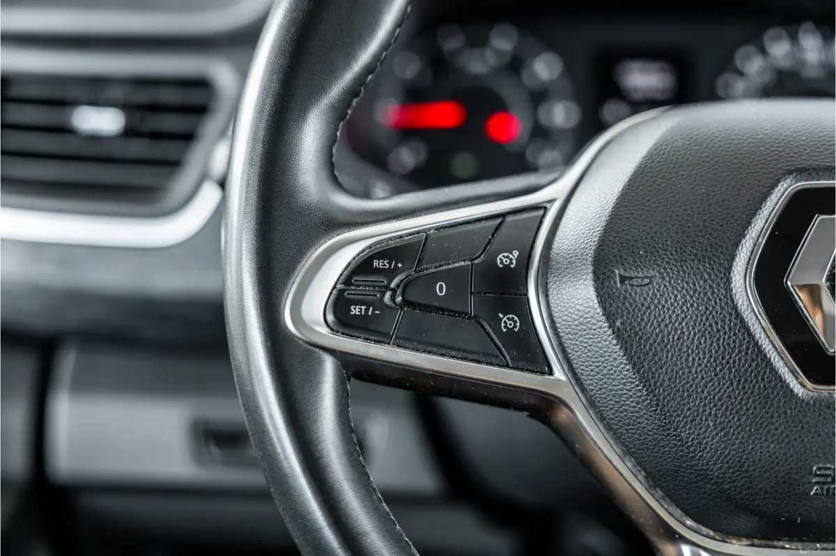 2.0 dCi 150 PK DC | Dubbel cabine | 6-Zitter | L+R Schuifdeur | Camera | Trekhaak | CarPlay | Navigatie | Nieuwe APK