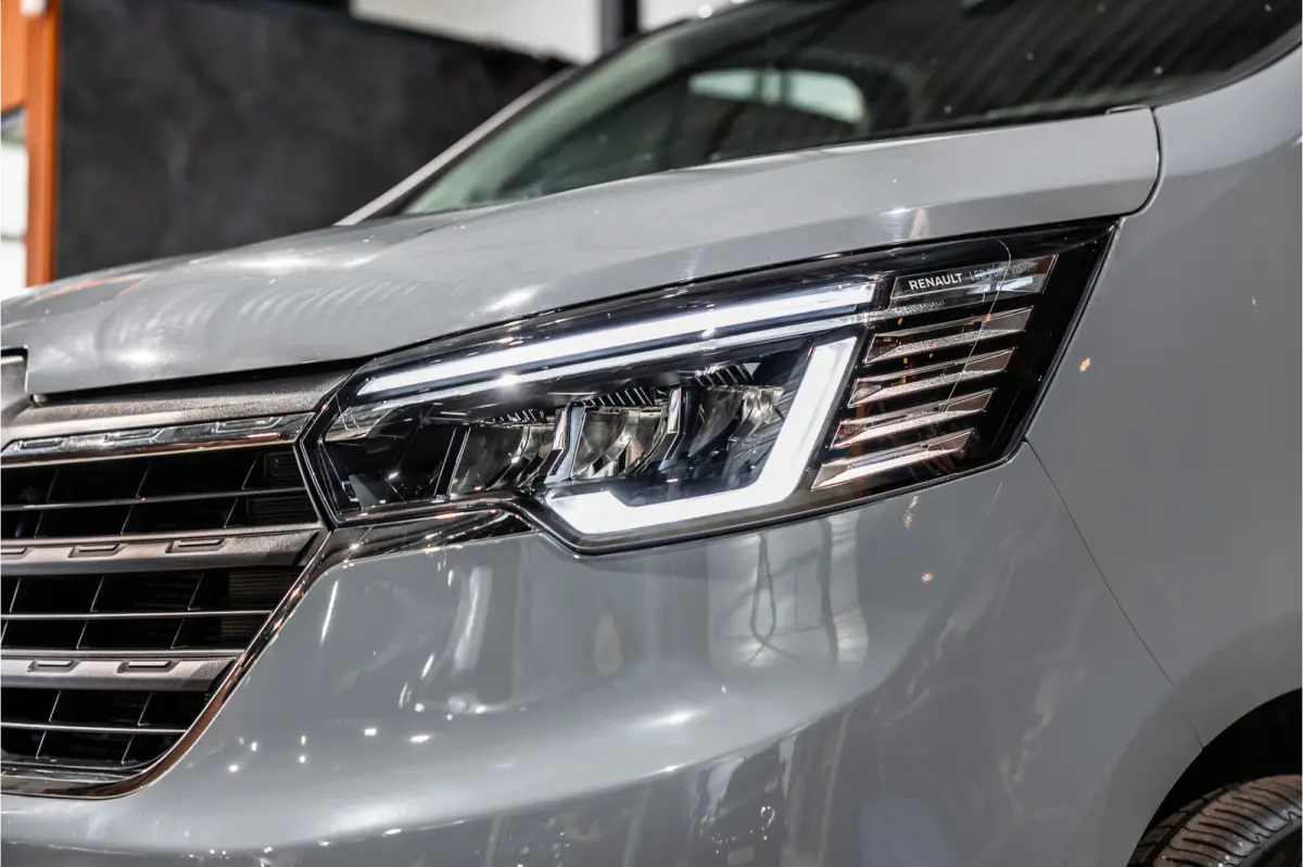 2.0 dCi 150 PK DC | Dubbel cabine | 6-Zitter | L+R Schuifdeur | Camera | Trekhaak | CarPlay | Navigatie | Nieuwe APK