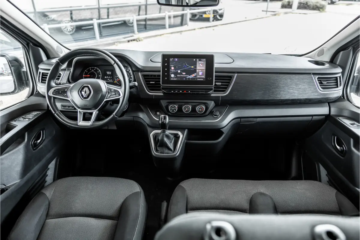 2.0 dCi 150 PK DC | Dubbel cabine | 6-Zitter | L+R Schuifdeur | Camera | Trekhaak | CarPlay | Navigatie | Nieuwe APK