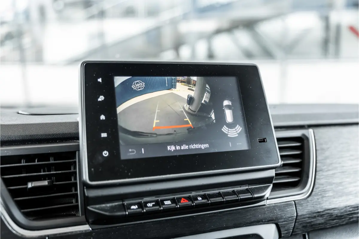 2.0 dCi 150 PK DC | Dubbel cabine | 6-Zitter | L+R Schuifdeur | Camera | Trekhaak | CarPlay | Navigatie | Nieuwe APK